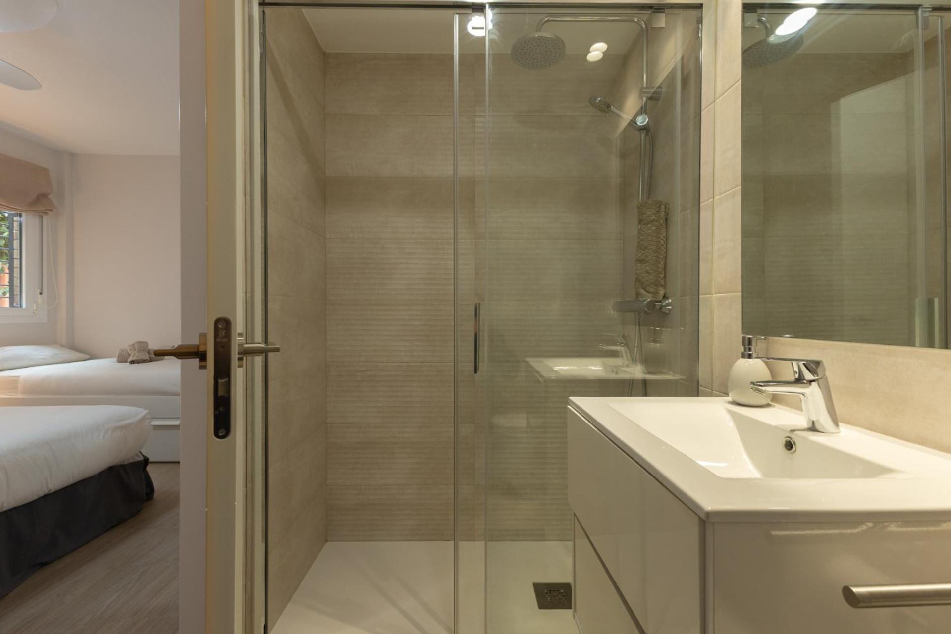 Charming Apartment With Private Patio At Plaza De Espana By Ocityzen Seville Luaran gambar